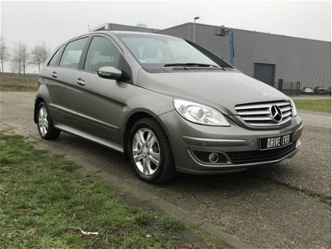 Mercedes-Benz B-klasse - 200 Avantgarde 2006 Automaat met Leder/Climate - 1