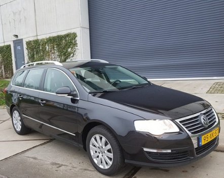 Volkswagen Passat Variant - 2.0 FSI Highline Navi Clima Leder Trekhaak - 1