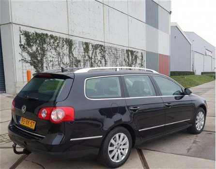 Volkswagen Passat Variant - 2.0 FSI Highline Navi Clima Leder Trekhaak - 1