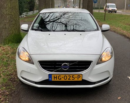 Volvo V40 - 1.5 T2 Kinetic Aut/Ecc/Navi/Pdc/Lm - 1