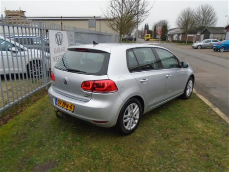 Volkswagen Golf - 1.6 TDI Highline BlueMotion met een nieuwe apk keuring Clima Navi Xenon Led - 1