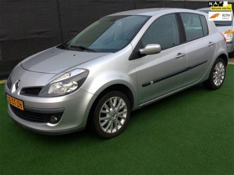 Renault Clio - 1.6-16V Dynamique AUTOMAAT NAP - 1