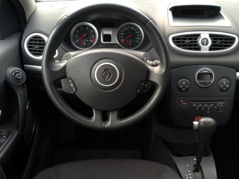 Renault Clio - 1.6-16V Dynamique AUTOMAAT NAP - 1