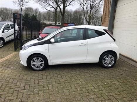 Toyota Aygo - 1.0 VVT-i x-play - 1