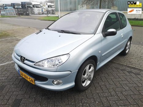 Peugeot 206 - 1.6-16V XS Zeer netjes , Leer , Climat controle , Inruil mogelijk - 1