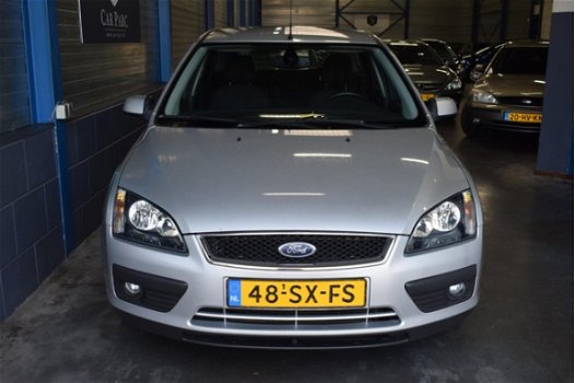 Ford Focus Wagon - 1.6-16V Futura ELEK.PAKKET/LMV/CRUISE/AIRCO/APK 12-'20/NAP - 1