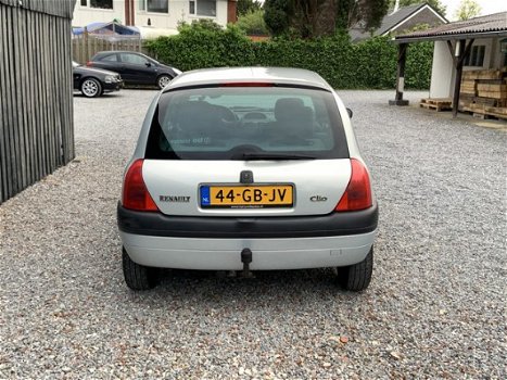 Renault Clio - 1.4-16V MTV | LMV | Radio/CD | Stuurbekrachtiging | Trekhaak | APK tot 06-2020 | Zeer - 1