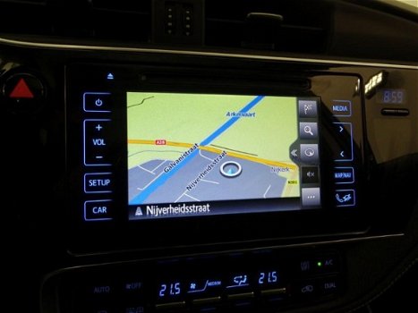 Toyota Auris Touring Sports - 1.8 Hybrid Lease Pro automaat | panoramadak | navigatie | 17