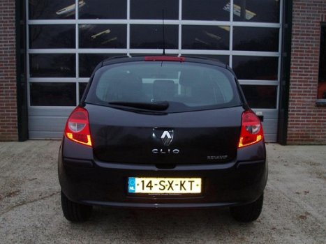 Renault Clio - 1.6-16V Dynamique Luxe Radio/cd, cruise, apk t/m 11-2020 - 1