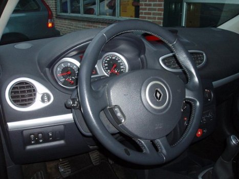 Renault Clio - 1.6-16V Dynamique Luxe Radio/cd, cruise, apk t/m 11-2020 - 1