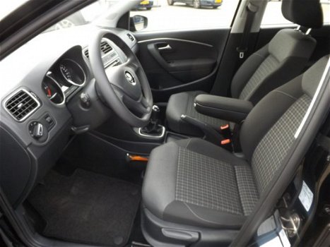 Volkswagen Polo - 1.4 TDI Comfortline 5 drs Airco / Navigatie / Cruise control / Mistlampen - 1