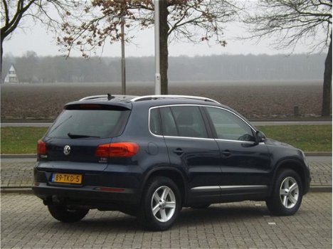 Volkswagen Tiguan - 1.4 TSI 160pk Sport&Style Climate control / Navigatie / Park assist / Trekhaak - 1