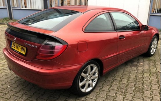 Mercedes-Benz C-klasse Sportcoupé - 200 K. VOLLEDIG ONDERHOUDEN - 1