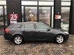 Opel Insignia Sports Tourer - 1.8 Edition 6/12 M Garantie - 1 - Thumbnail