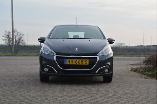 Peugeot 208 - BLUE LION 1.2 82PK 5D NAVIGATIE | AIRCO | DAB+ | PARKEERSENSOREN - 1