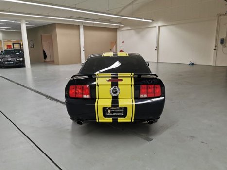 Ford Mustang - USA 4.6 V8 GT black and yellow - 1