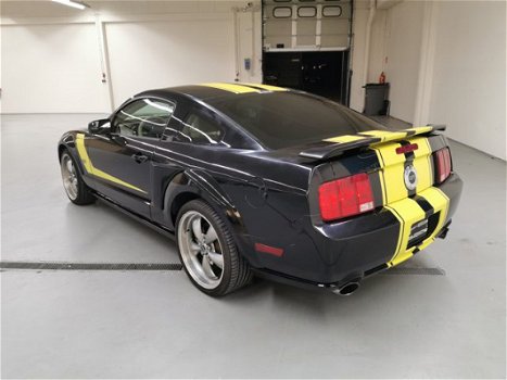 Ford Mustang - USA 4.6 V8 GT black and yellow - 1