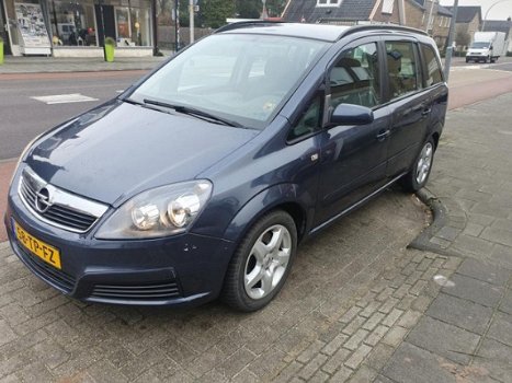 Opel Zafira - 1.9 CDTi 120pk Cosmo - 1