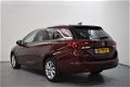 Opel Astra - 1.4 T 150pk Business Executive | NAVI | Schuif/kantel dak - 1 - Thumbnail