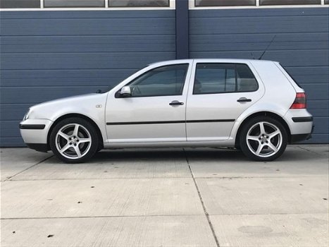 Volkswagen Golf - 1.8-5V Comfortline 5DRS / AIRCO / NIEUWE APK - 1