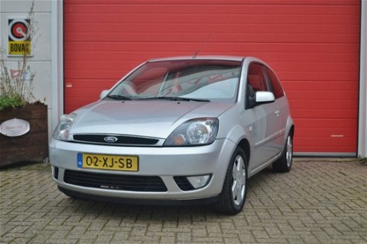 Ford Fiesta - 1.6-16V Futura - 1