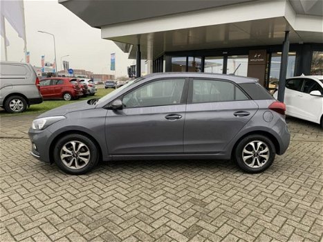 Hyundai i20 - 1.2 LP i-Drive Cool *Apple & Android Carplay, Camera, Bluetooth, Airco - 1