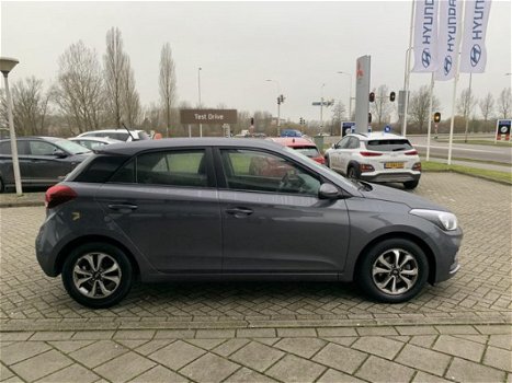 Hyundai i20 - 1.2 LP i-Drive Cool *Apple & Android Carplay, Camera, Bluetooth, Airco - 1