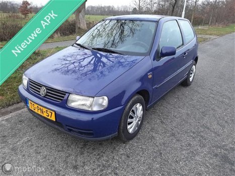 Volkswagen Polo - 1.6 BJ 1998 # Blauw # Met Nieuwe APK - 1