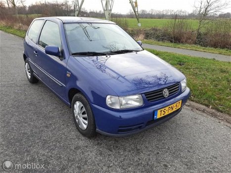 Volkswagen Polo - 1.6 BJ 1998 # Blauw # Met Nieuwe APK - 1