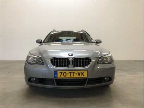 BMW 5-serie Touring - 525d Exe Aut. NAVI/ZWART LEER/STOELVERW/17INCH/PDC - 1