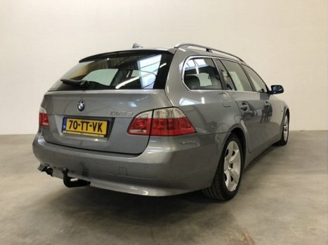 BMW 5-serie Touring - 525d Exe Aut. NAVI/ZWART LEER/STOELVERW/17INCH/PDC - 1