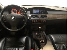 BMW 5-serie Touring - 525d Exe Aut. NAVI/ZWART LEER/STOELVERW/17INCH/PDC