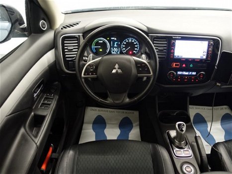 Mitsubishi Outlander - 2.0 PHEV Executive +4WD Aut, Navi, Hleer, Camera, ECC, LMV - 1