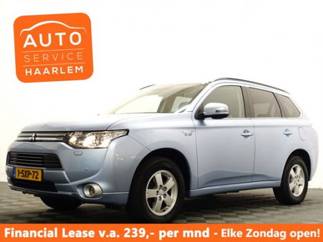 Mitsubishi Outlander - 2.0 PHEV Instyle+ Aut- AWD , Navi, Schuifdak, Leer, Camera, Full - 1