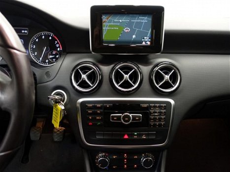 Mercedes-Benz A-klasse - 180 AMG Style Edition , Navi, Hleer, Xenon, Licht metalen velgen - 1