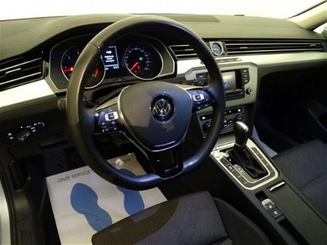 Volkswagen Passat - Sedan 1.6 TDI C.L. EXECUTIVE DSG7, Ergo comfort seats, Navi, ECC, LMV - 1