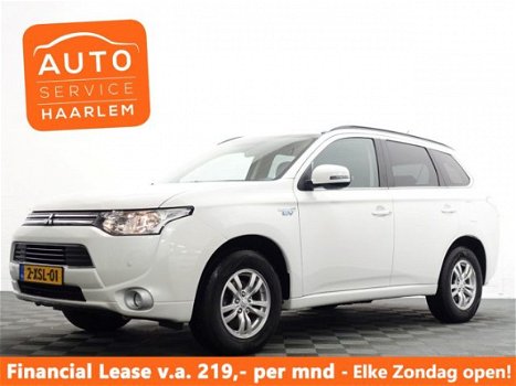 Mitsubishi Outlander - 2.0 PHEV INSTYLE + 4WD Aut, Navi, Camera, Hleer, ECC, LMV - 1