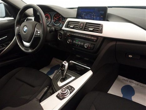 BMW 3-serie - Sedan 320D EFFICIENTDYNAMICS HIGH EXECUTIVE Aut8 Navi Pro, Xenon, PDC, LMV - 1