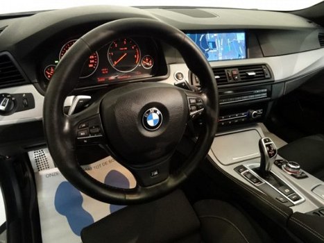 BMW 5-serie - 525D High Executive M5 Uitgevoerd, Panoramisch dak, Navi Pro, Full - 1