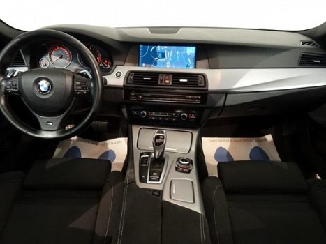 BMW 5-serie - 525D High Executive M5 Uitgevoerd, Panoramisch dak, Navi Pro, Full - 1