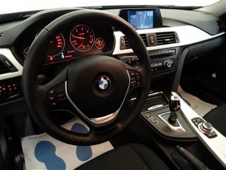 BMW 3-serie - 320D Sedan High Executive Aut8 Full map Navi, ECC, LMV - 1