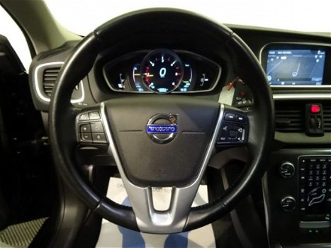 Volvo V40 - 1.6 D2 SUMMUM , Navi , Camera, ECC, LMV, Hleer - 1