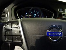 Volvo V40 - 1.6 D2 SUMMUM , Navi , Camera, ECC, LMV, Hleer