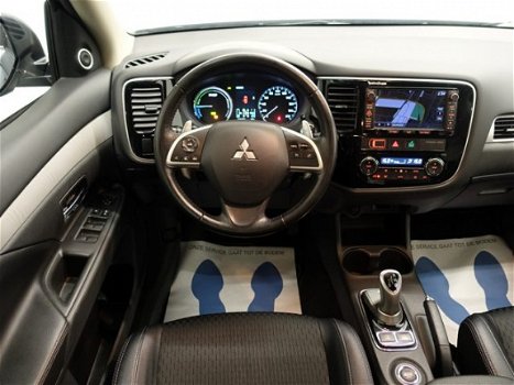 Mitsubishi Outlander - 2.0 PHEV Executive+ 4WD Autom, Navi, Camera, leer, ECC, LMV - 1