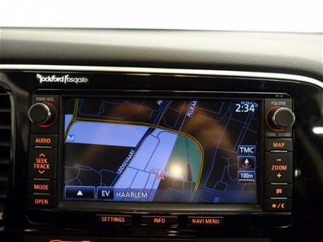 Mitsubishi Outlander - 2.0 PHEV Executive+ 4WD Autom, Navi, Camera, leer, ECC, LMV - 1