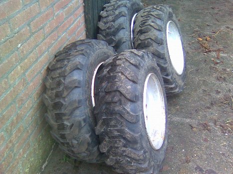 2 setjes shovelbanden met velgen - 3