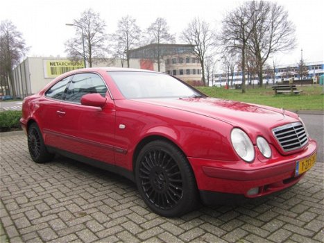 Mercedes-Benz CLK-klasse Coupé - 320 Elegance , aut, zwart leer, 18 inch, nieuwe apk - 1