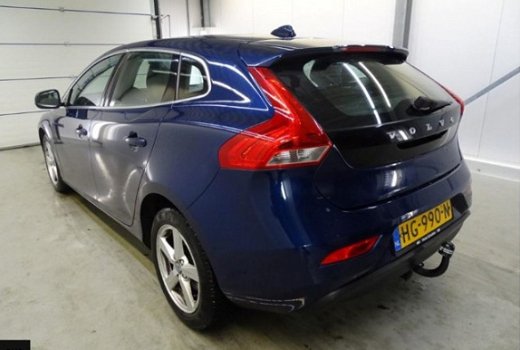 Volvo V40 - 2.0 D2 Ocean Race / NAVI / AIRCO-ECC / PANORAMADAK / LEDER / XENON / PDC / LMV / TREKHAA - 1