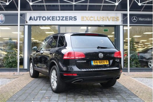 Volkswagen Touareg - 3.0 TDI Highline Leer Navi 19