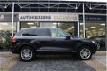 Volkswagen Touareg - 3.0 TDI Highline Leer Navi 19